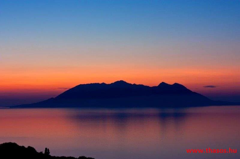 625456_10151600154047798_996144754_n