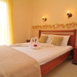 Eleni Mazonett Apartman *****