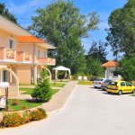 Eleni Mazonett Apartman *****