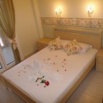 Eleni Mazonett Apartman *****