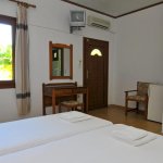 Loutro Bungalók - Kinira ****